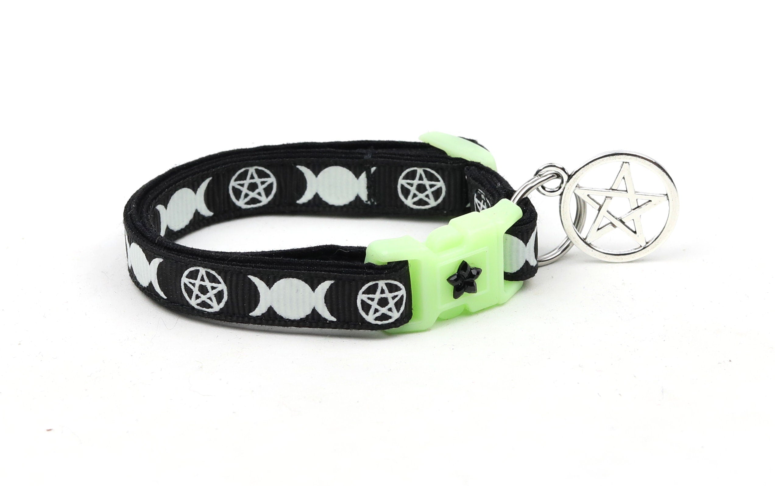 Witch's Familiar on Black Cat Collar-1