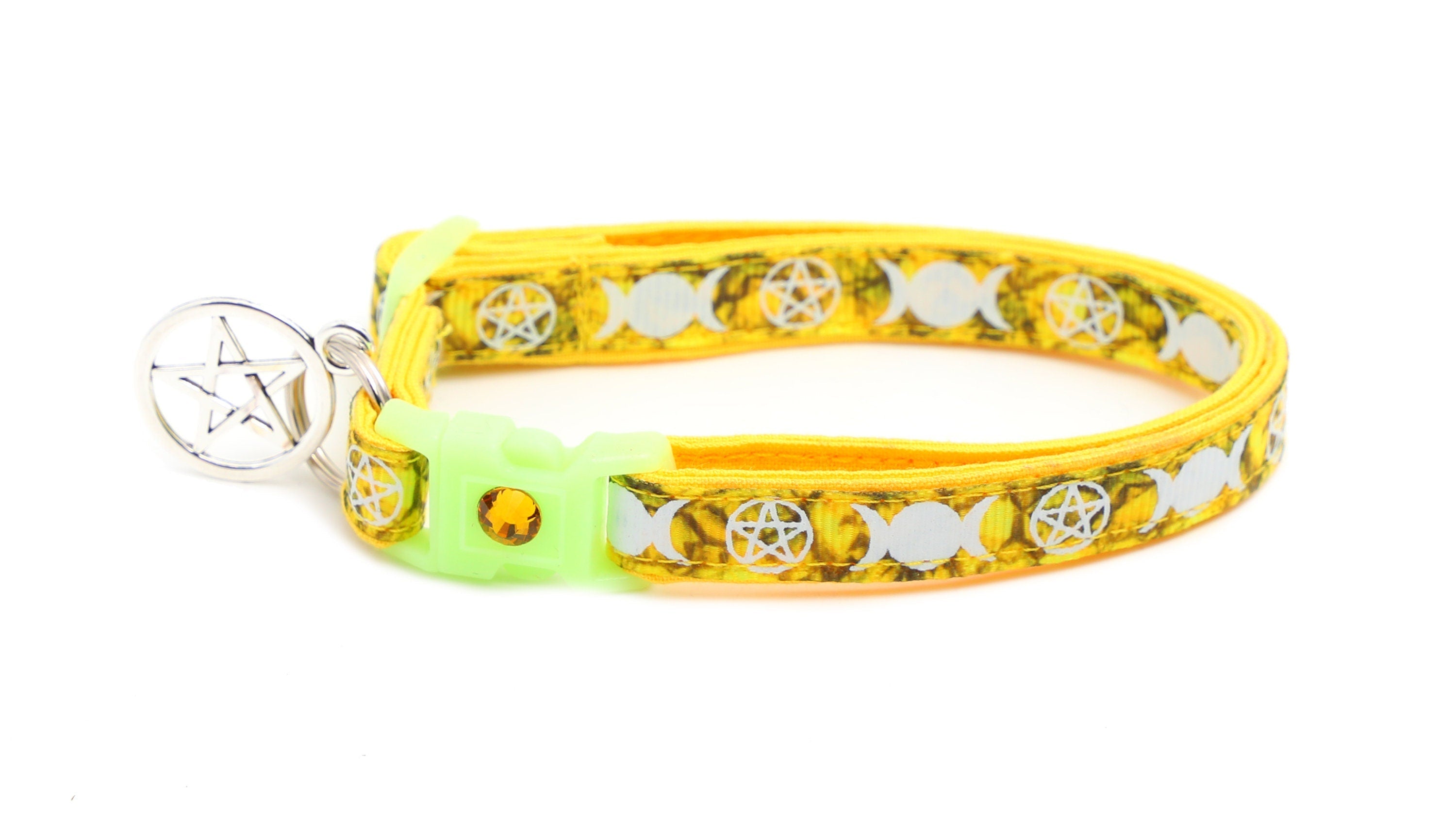 Witch's Familiar on Topaz Cat Collar-4